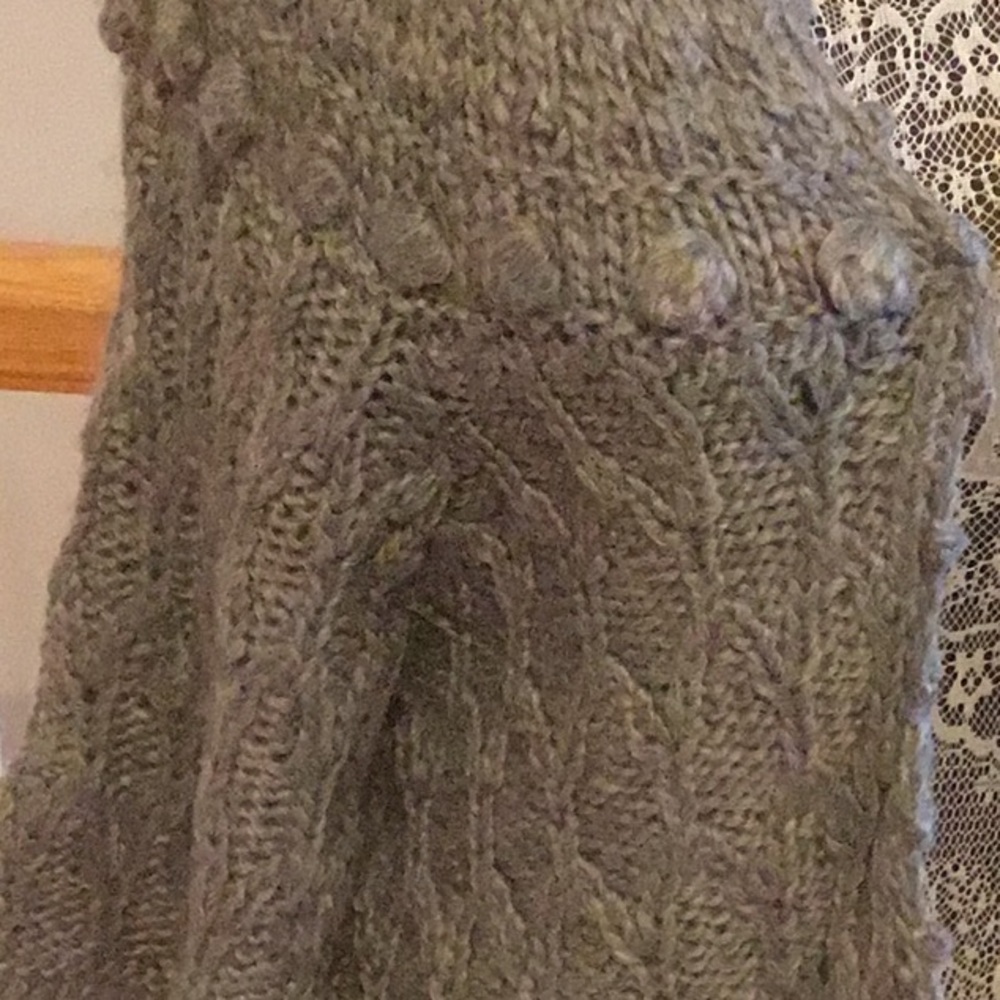 Cute grey cardigan shawl - Picture 2 of 3